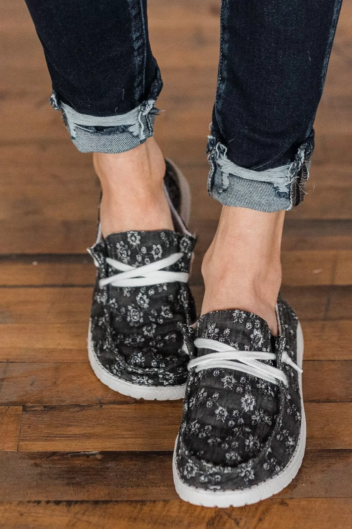 Gypsy Jazz Hooray Sneakers- Black