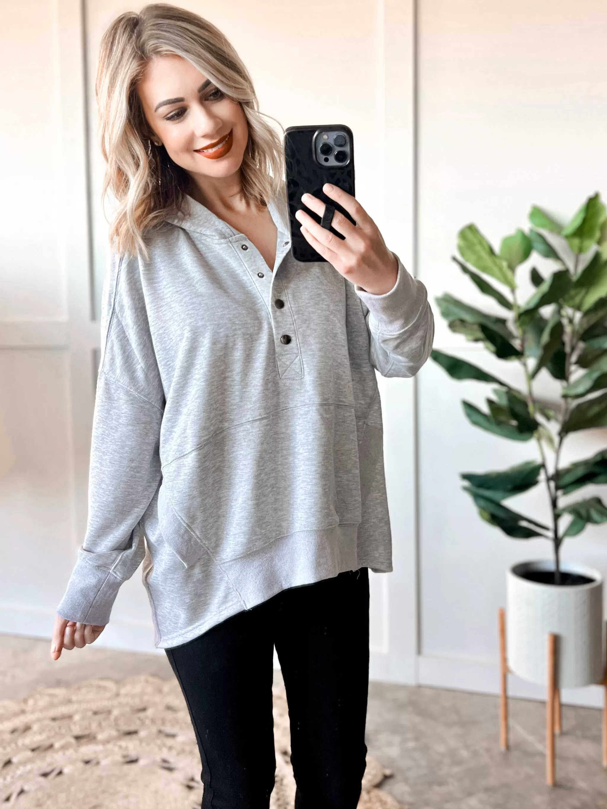 Oversized Hoodie With Kangaroo Pocket In Heathered Grey